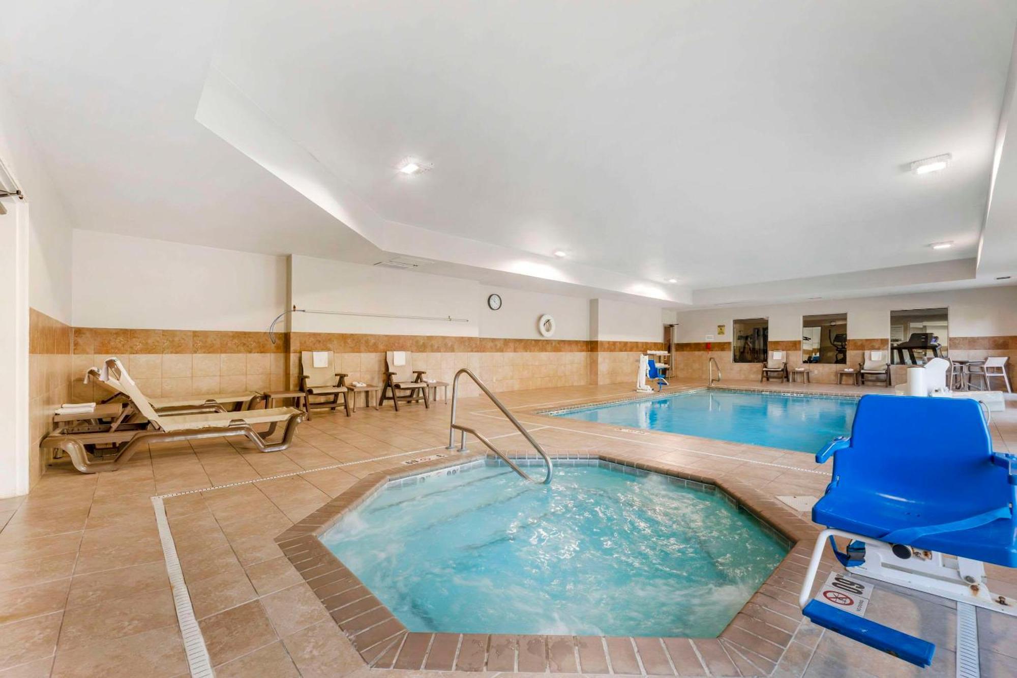 Comfort Inn&suites Near Indiana Dunes Hotel Porter