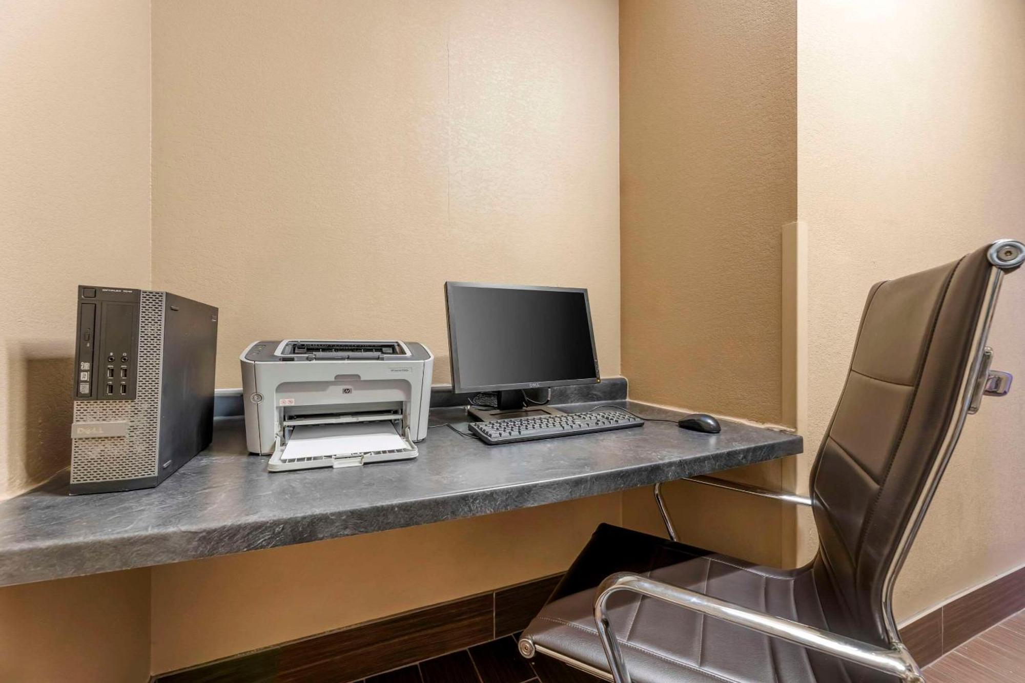 Comfort Inn&suites Near Indiana Dunes Porter
