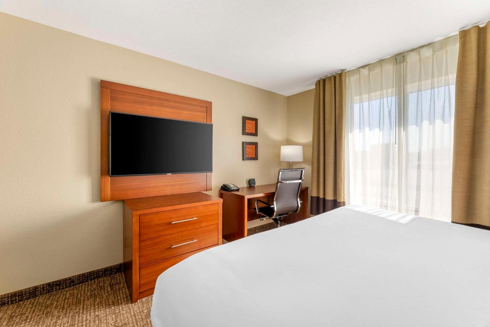 Comfort Inn&suites Near Indiana Dunes Hotel Porter
