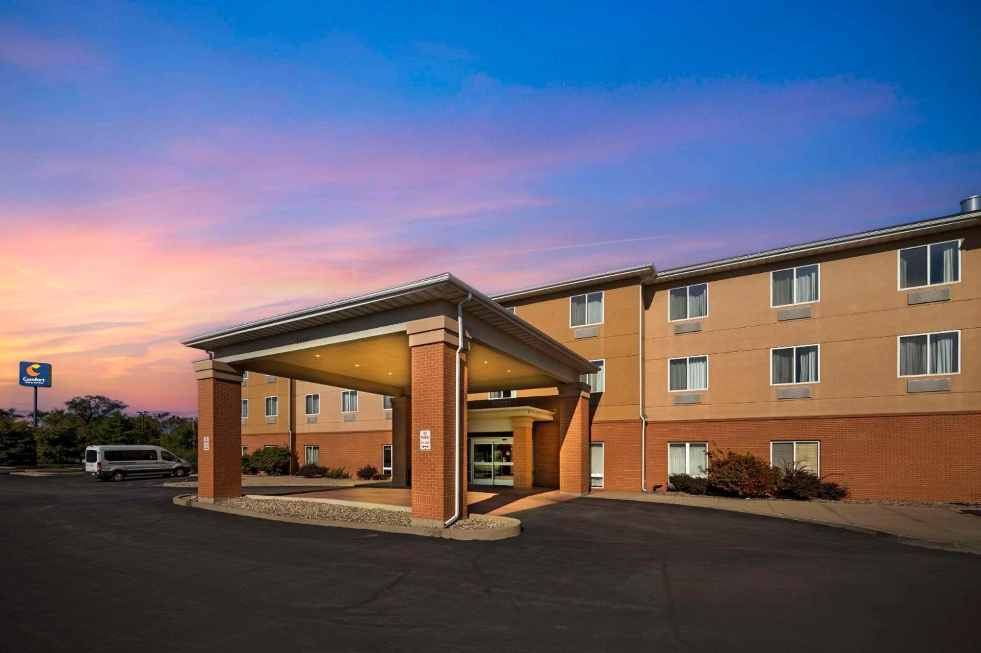 Comfort Inn&suites Near Indiana Dunes Hotel