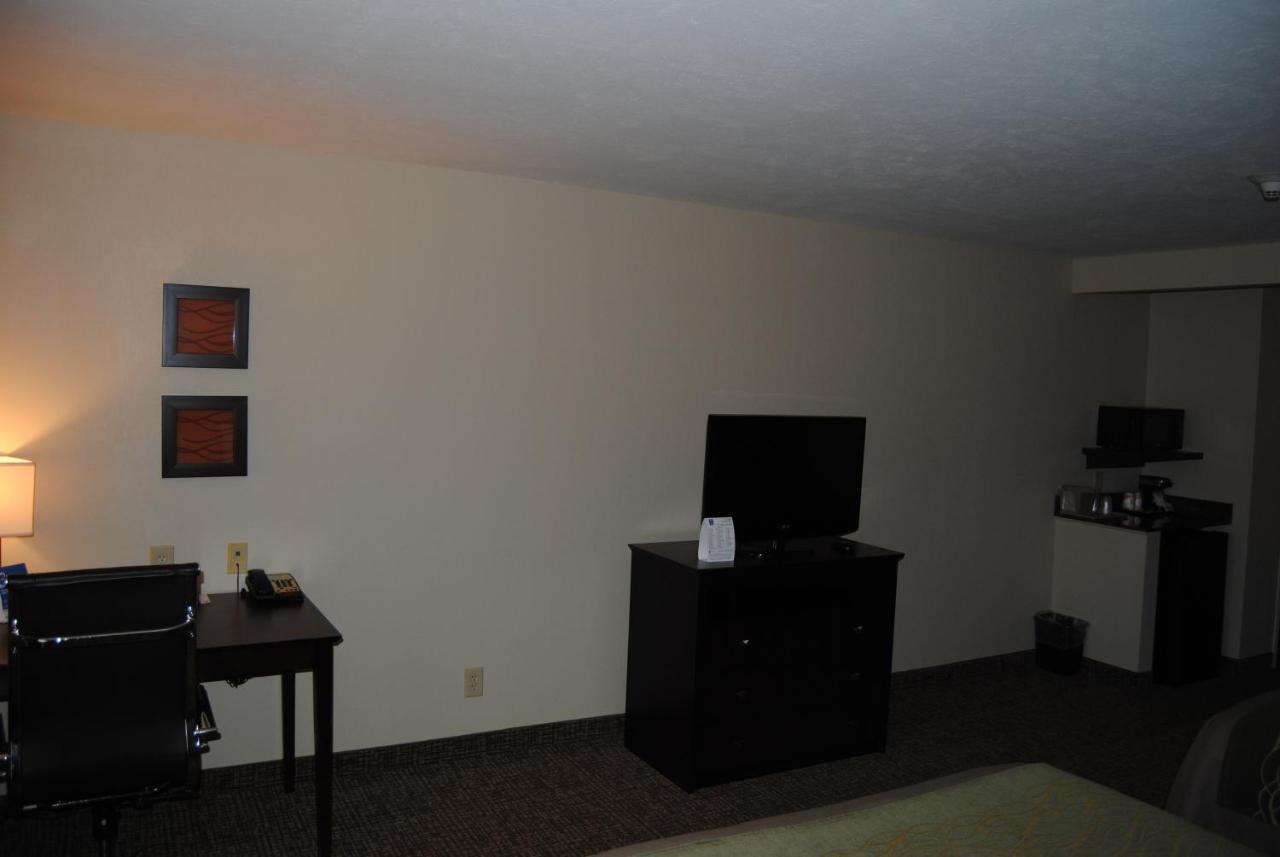 Comfort Inn&suites Near Indiana Dunes Porter