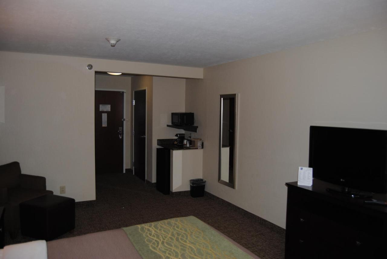 Comfort Inn&suites Near Indiana Dunes Hotel 2*