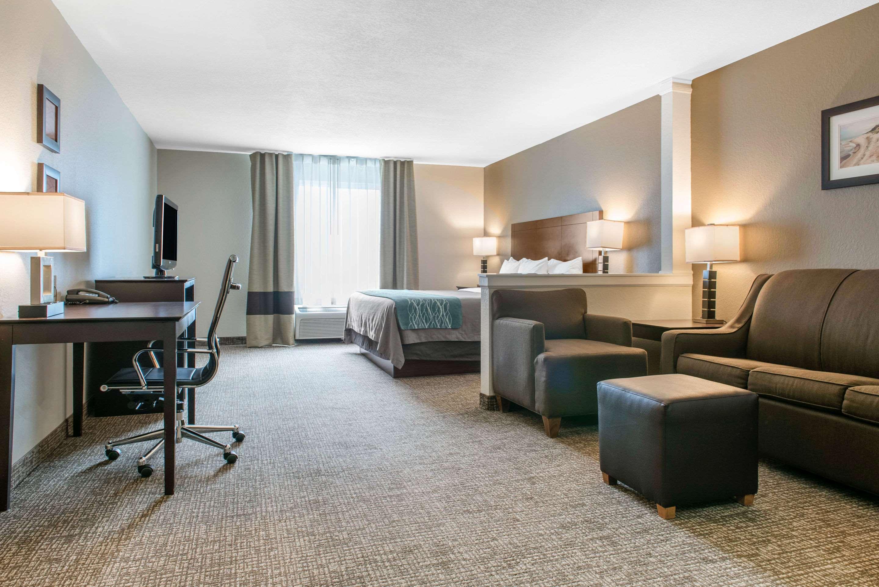 Hotel Comfort & Near Indiana Dunes