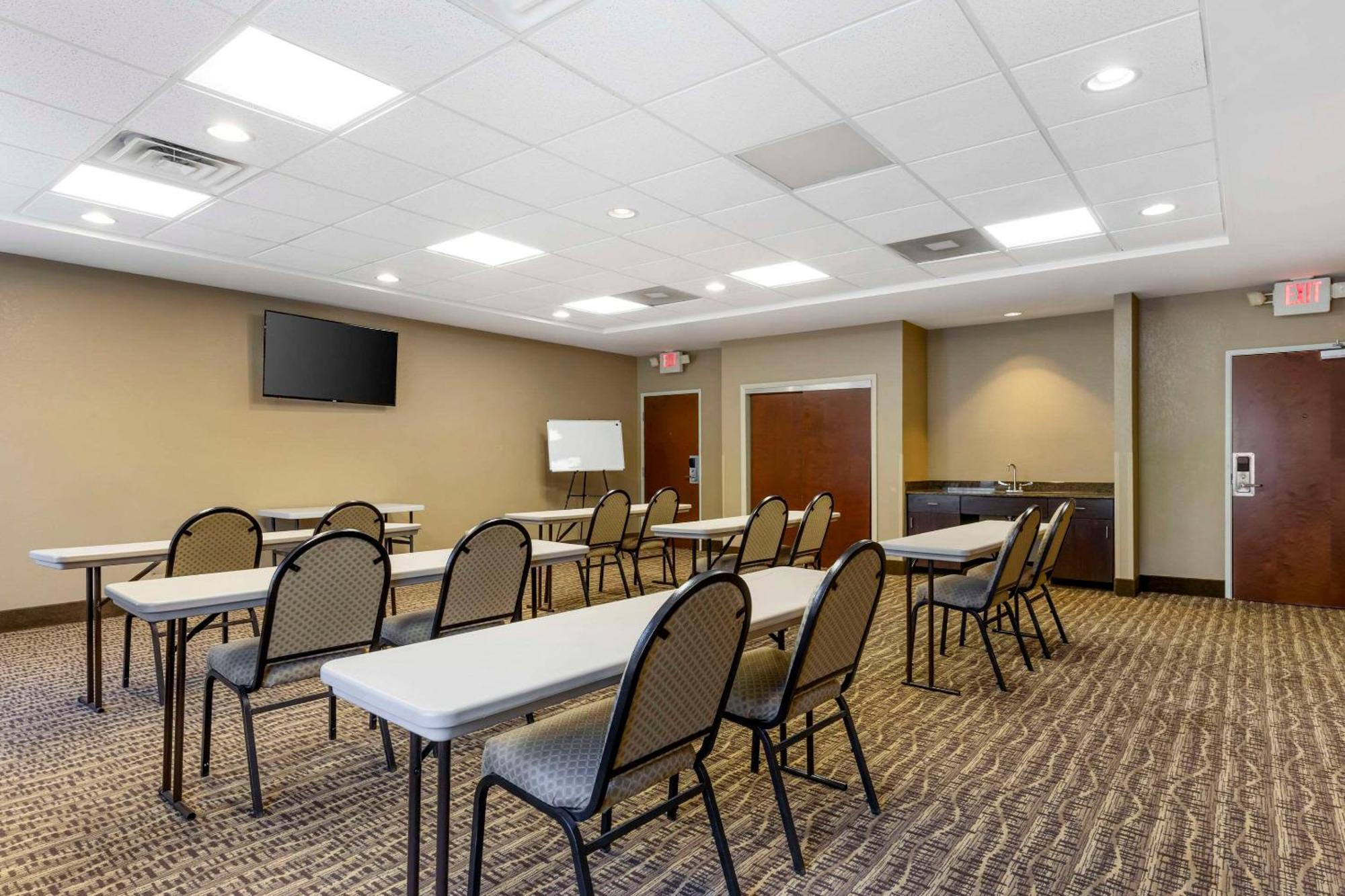 Comfort & Near Indiana Dunes Hotel 2*