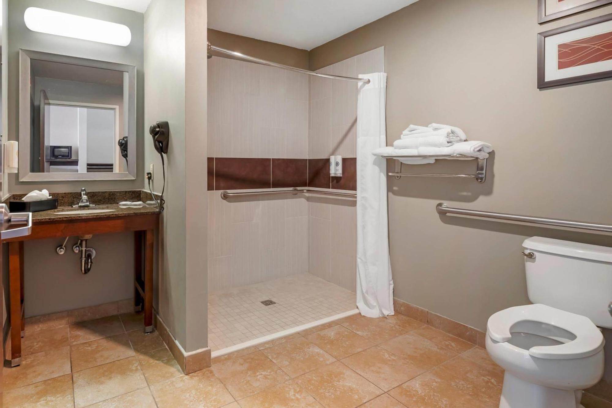Comfort & Near Indiana Dunes Hotel