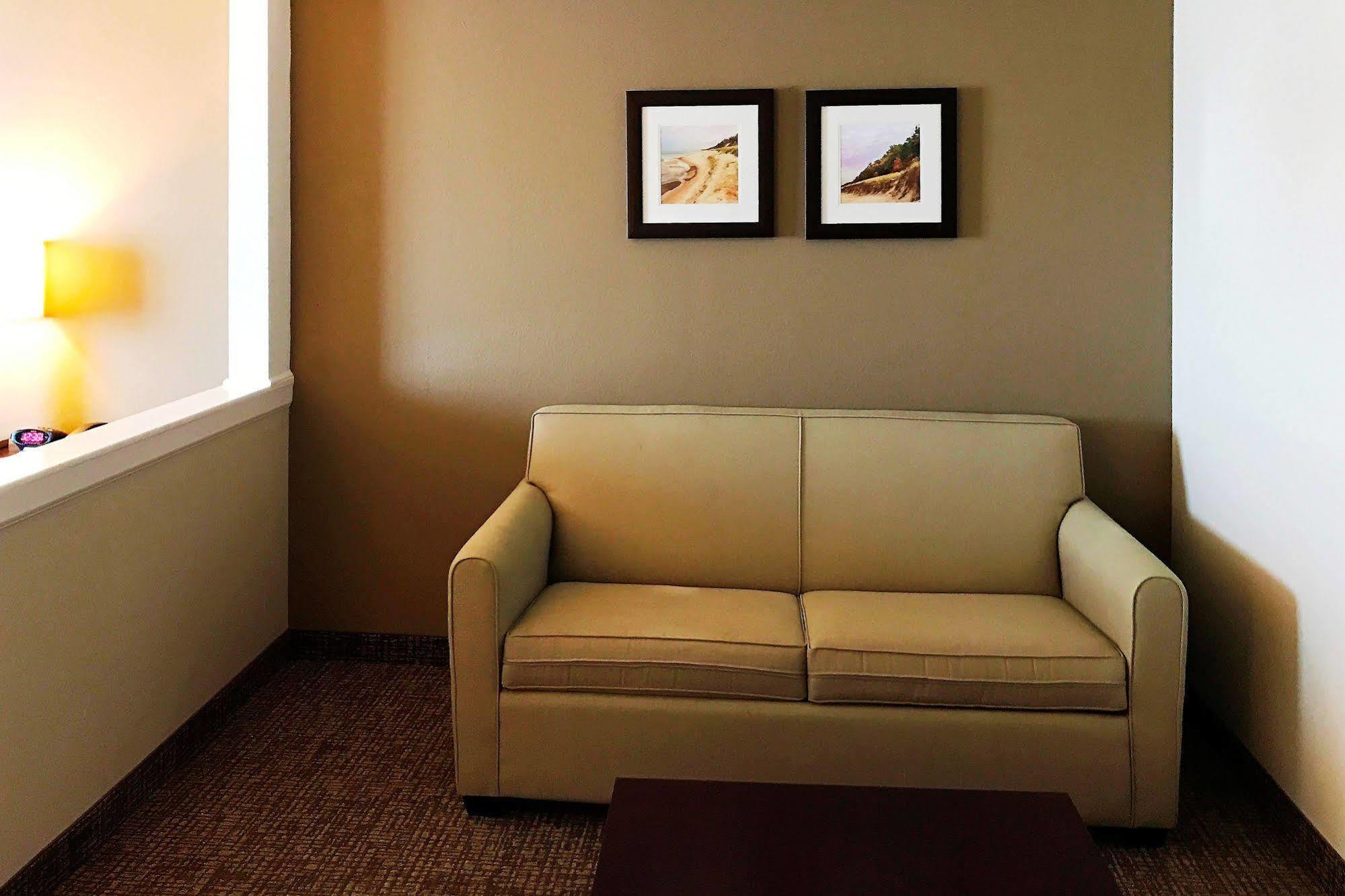 Comfort & Near Indiana Dunes 2*