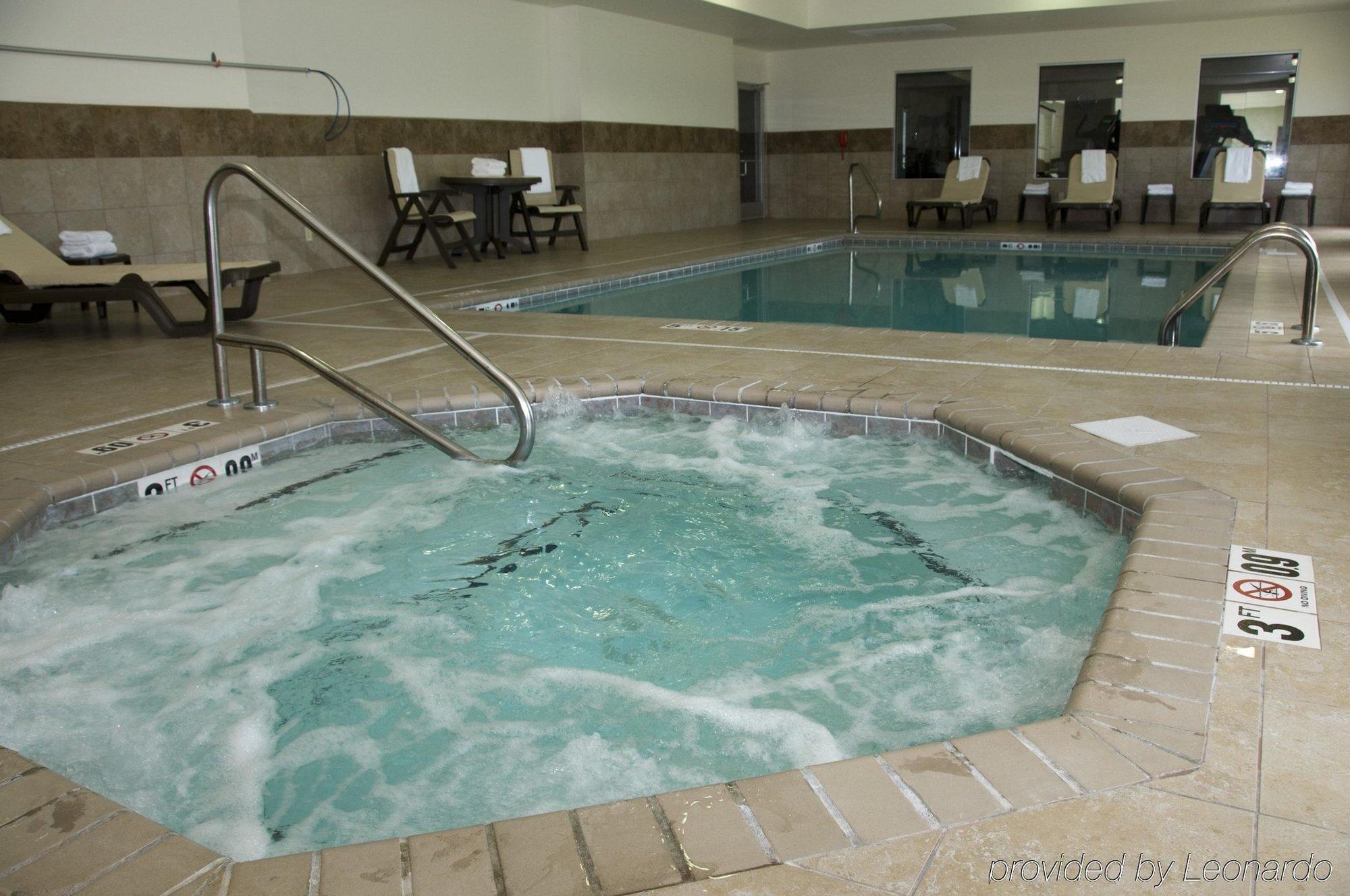 Hotel Comfort & Near Indiana Dunes 2*